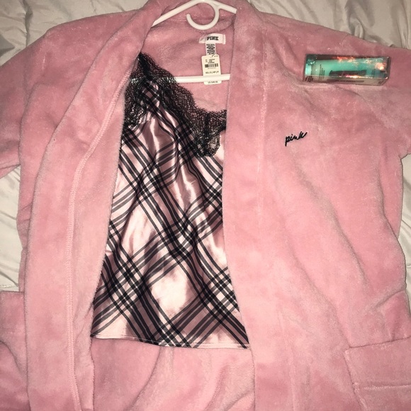 Vs robes and sleep cami w/ sleep mask - Picture 5 of 6